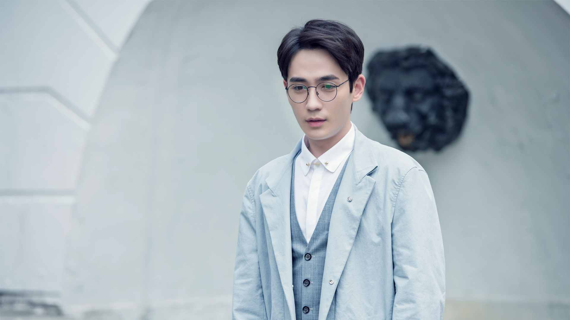 镇魂朱一龙的风衣剧照壁纸_高清影视壁纸