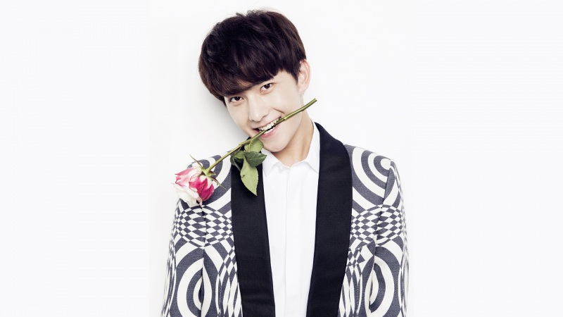 杨洋2K高清壁纸_高清人物壁纸