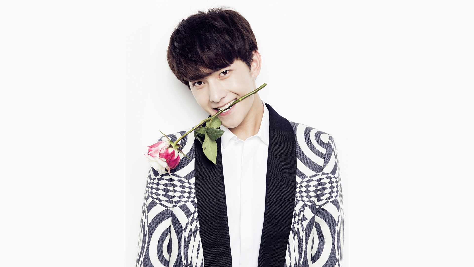 杨洋2K高清壁纸_高清人物壁纸