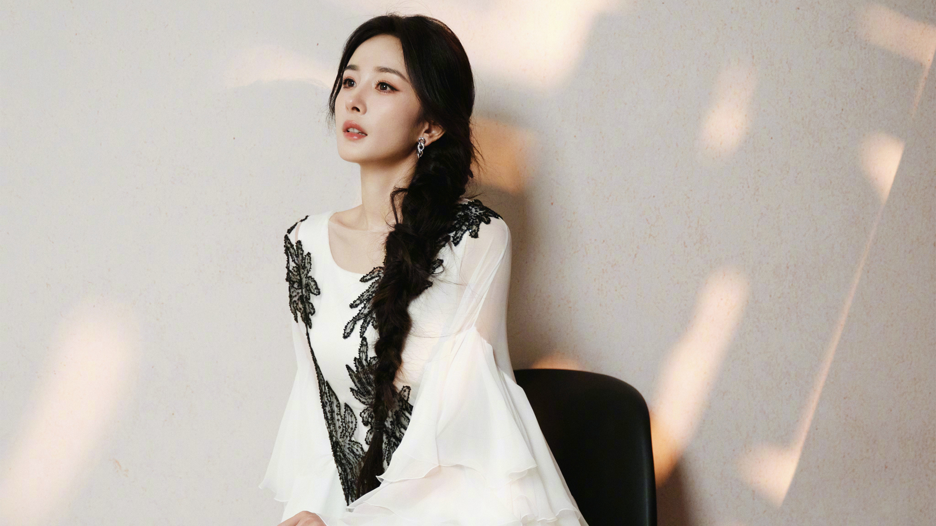 杨幂白色裙子优雅美女 电脑桌面美女壁纸_高清美女壁纸