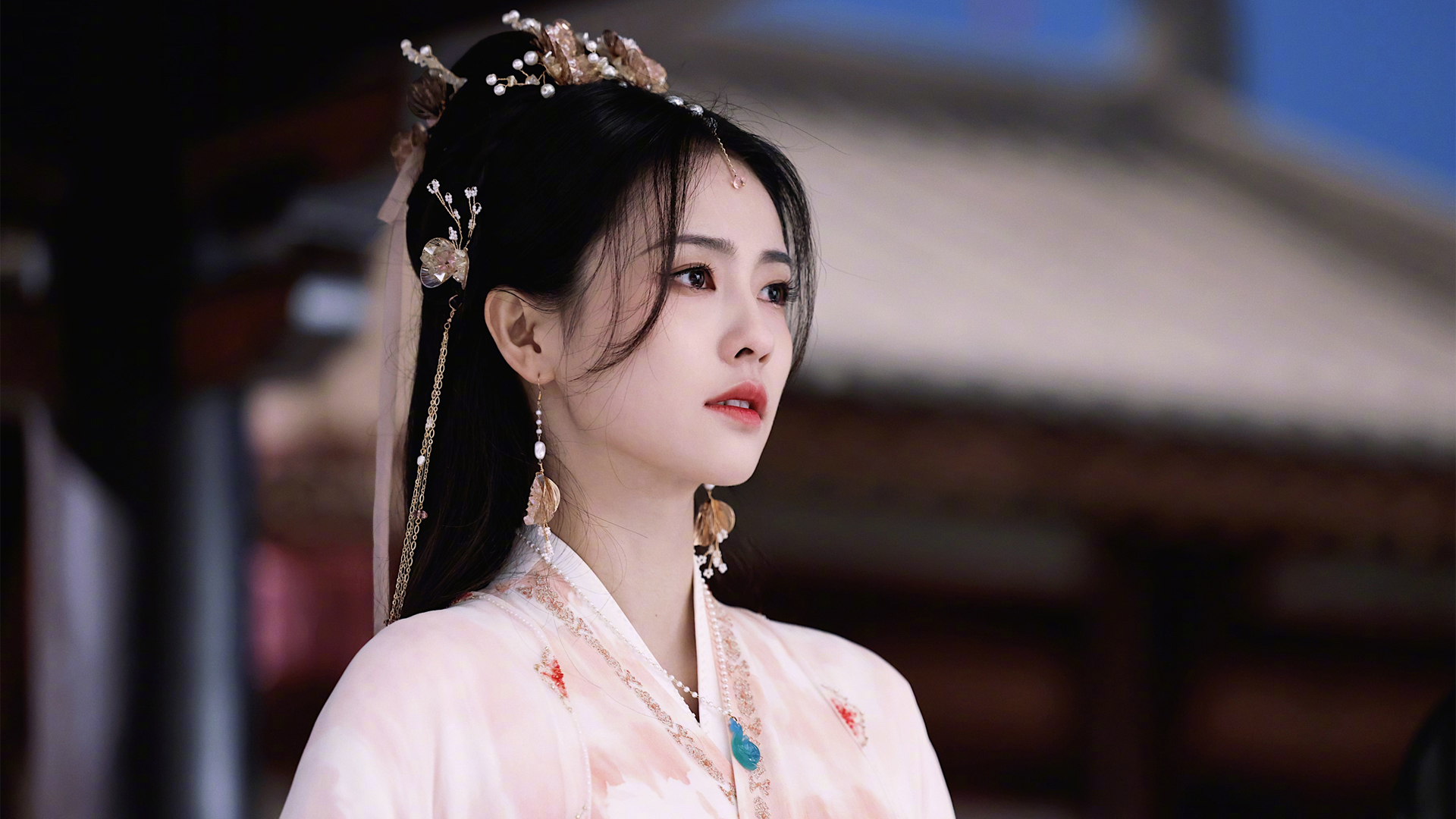 《长月烬明》白鹿的剧照高清电脑桌面影视壁纸_高清影视壁纸