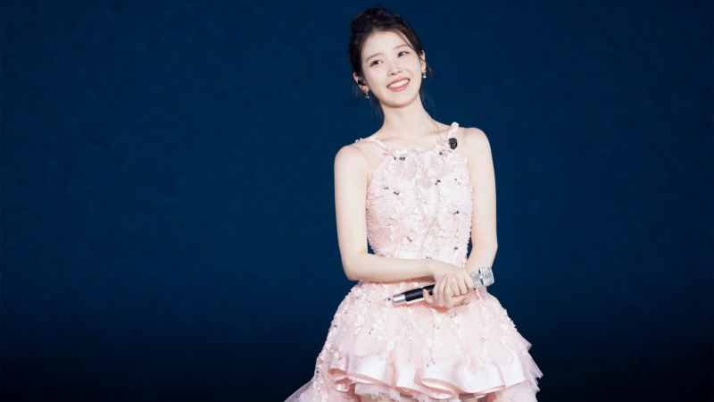 李知恩 微笑 粉色礼服美女电脑壁纸_高清美女壁纸