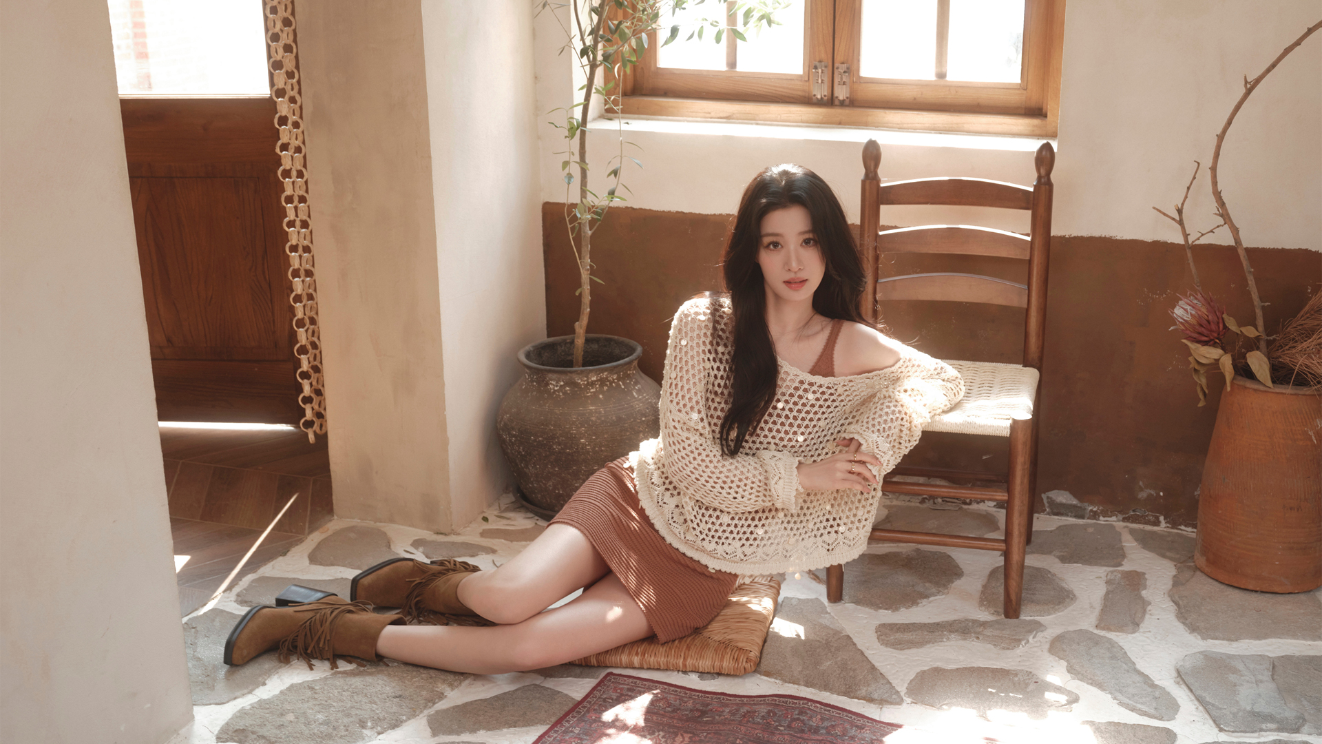 简约 阳光 居家美女 王楚然电脑壁纸高清_高清美女壁纸