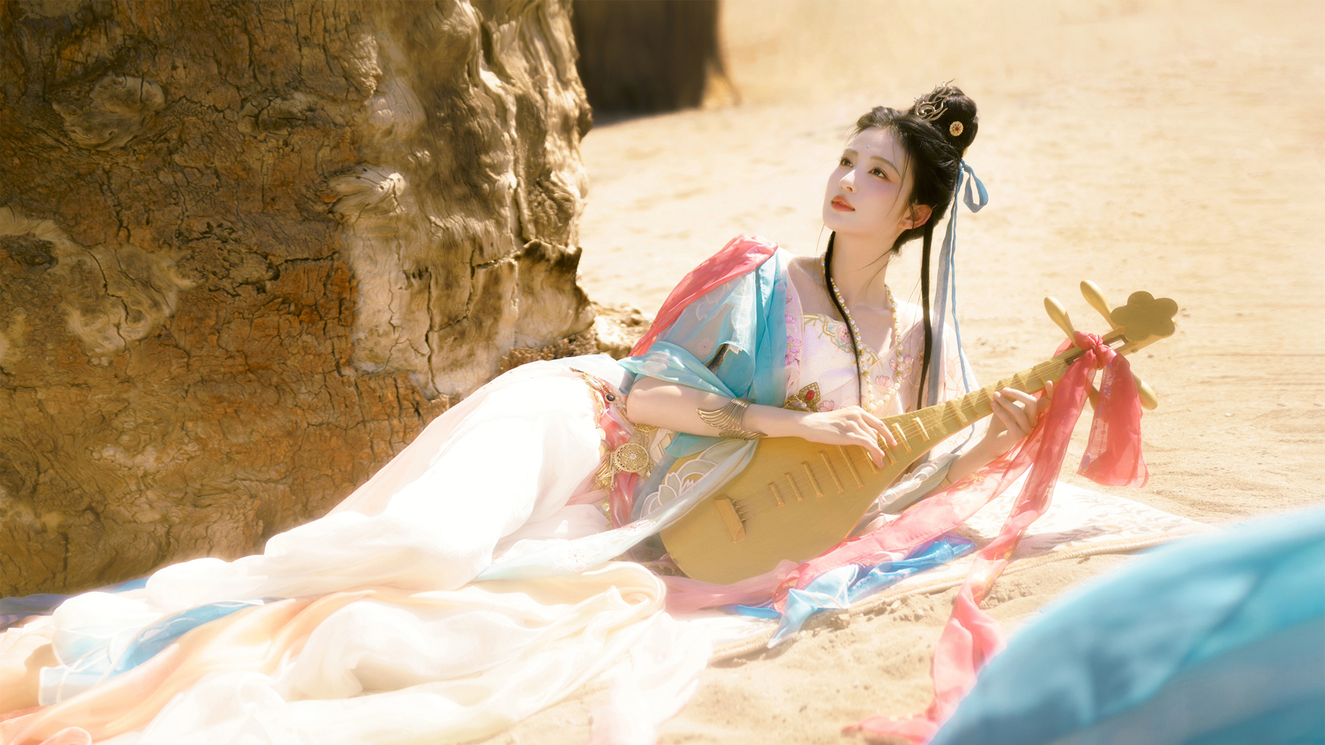 王楚然敦煌神女 琵琶美女壁纸_高清美女壁纸