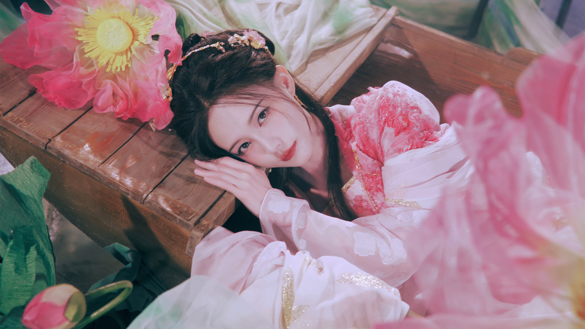 唯美 荷花 国风美女李一桐电脑桌面美女壁纸_高清美女壁纸