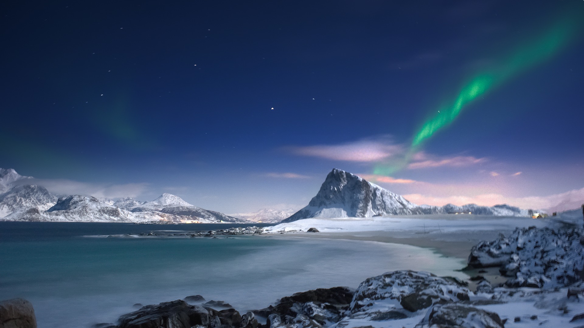 山河北极光夜景电脑壁纸