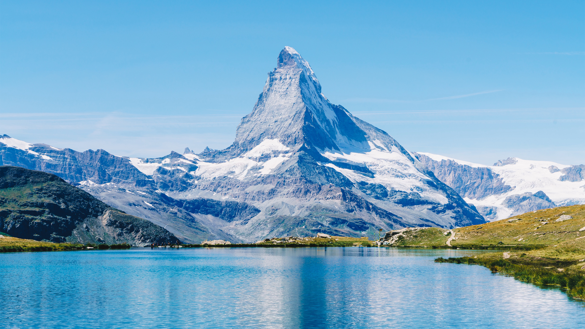 华为MateStation X一体机内置雪山湖水风景高清壁纸