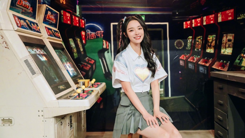 李莎旻子高清电脑壁纸 多款分辨率可选