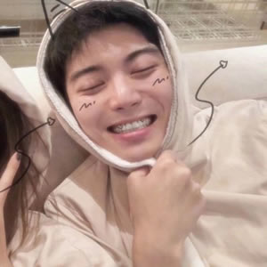 10组阳光可爱青春情侣头像 把爱意藏进头像里