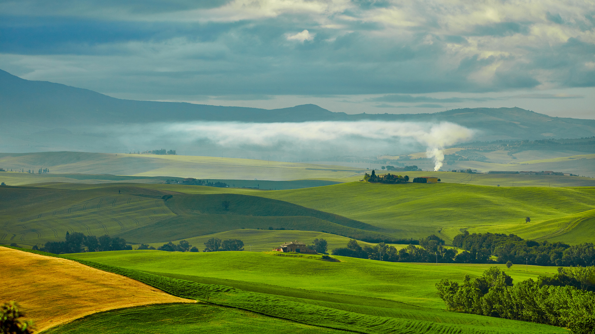 意式托斯卡纳治愈风景壁纸 带草地田野房屋树木