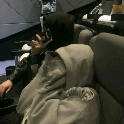 10组不露脸情侣头像 高清一对两张的男女情头来了