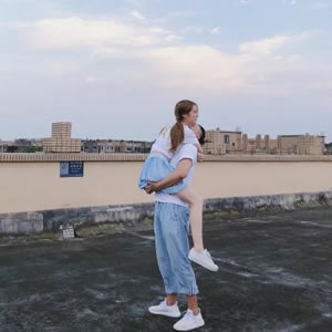 10组阳光可爱青春情侣头像 把爱意藏进头像里