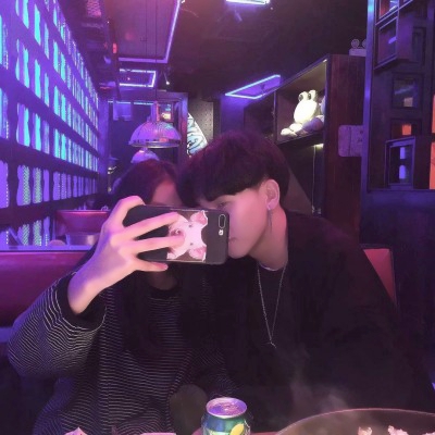 四张一组的情侣头像来啦！同系列高清图共24张