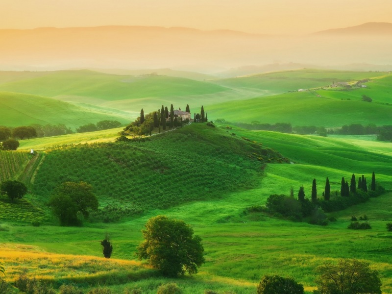 托斯卡纳春日田野风光 多款尺寸电脑桌面壁纸免费下载