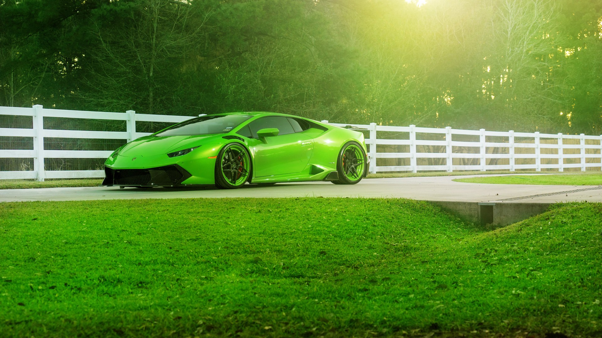 绿色兰博基尼LP610-4跑车高清电脑壁纸来了