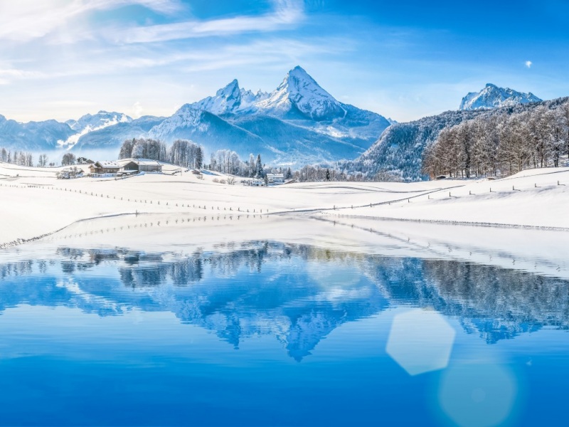 冬日森林雪山风景壁纸 适配多种电脑屏幕尺寸