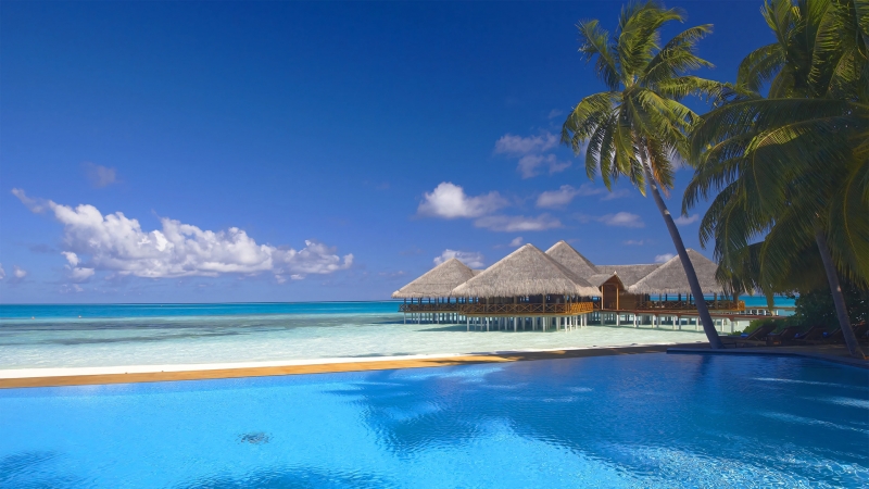马尔代夫蓝色美人蕉岛风景电脑桌面壁纸来了，多款分辨率可选