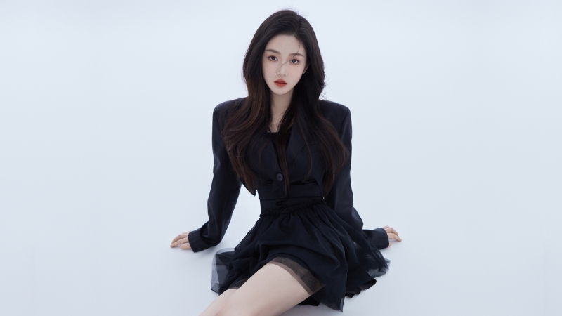 小仙女穿黑裙长发养眼！这款高清美女壁纸太可了