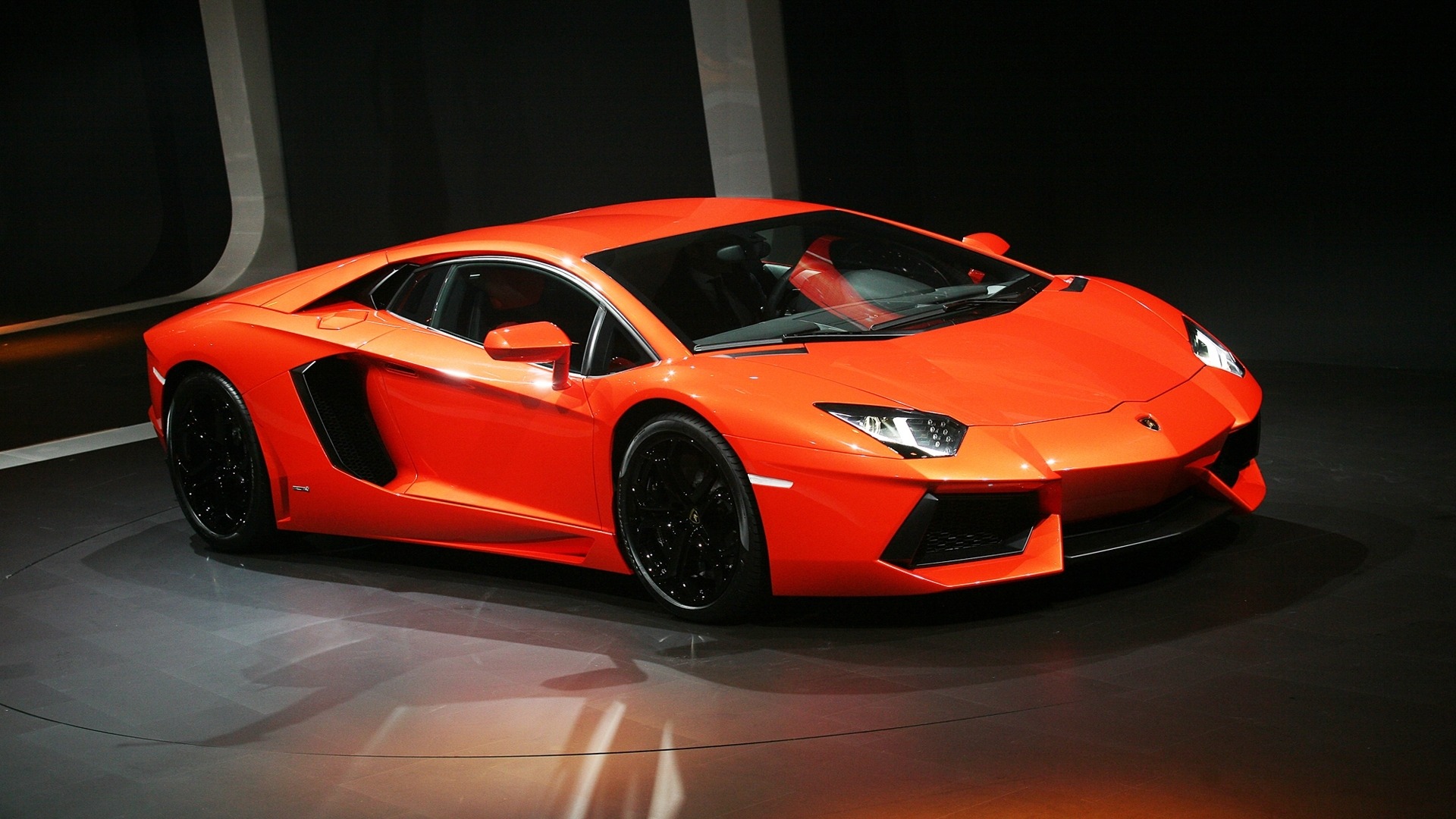 橙色兰博基尼Aventador LP700-4高清汽车壁纸下载