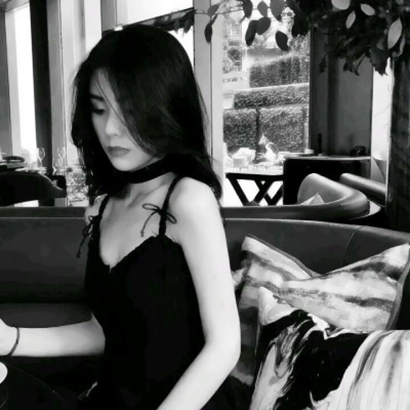 最新黑白情侣头像来啦！一男一女高清款共10张