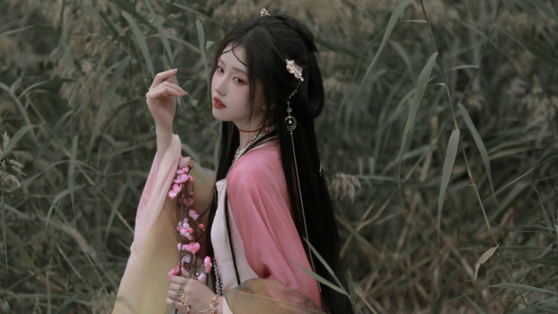 粉色古装古风美女高清壁纸推荐