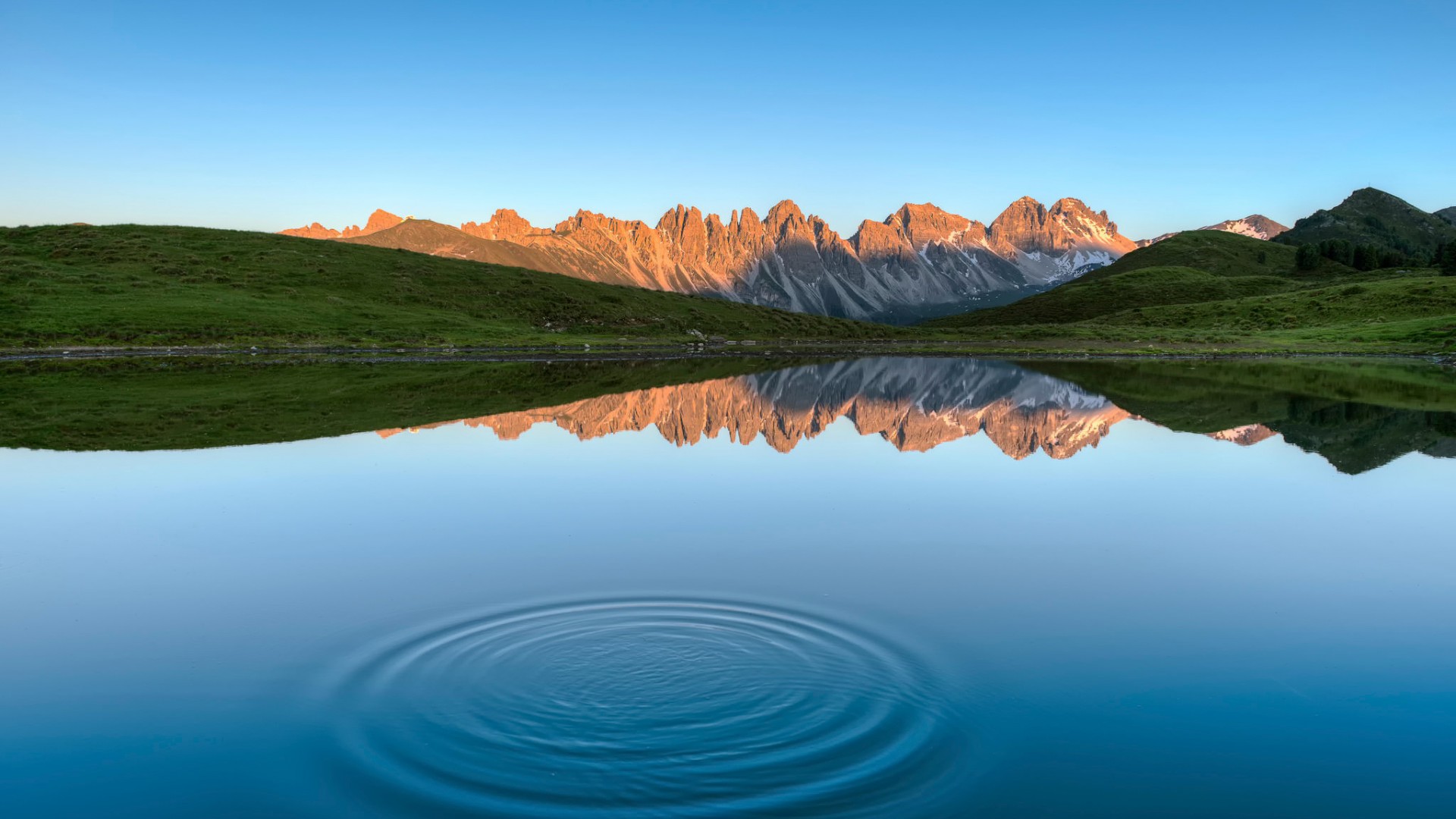 蒂罗尔湖山风景电脑动漫壁纸来了 多款分辨率可选