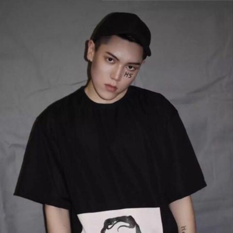 24张高清时尚个性情侣头像 好看又有格调