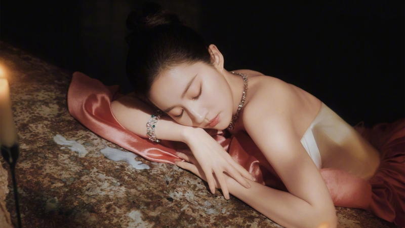 刘亦菲闭眼唯美高清壁纸来啦 适配多款电脑屏幕