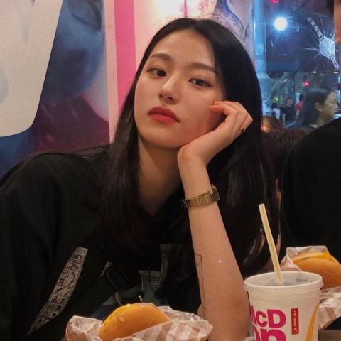 24张冷酷帅气的分开版情侣头像 一男一女高清款