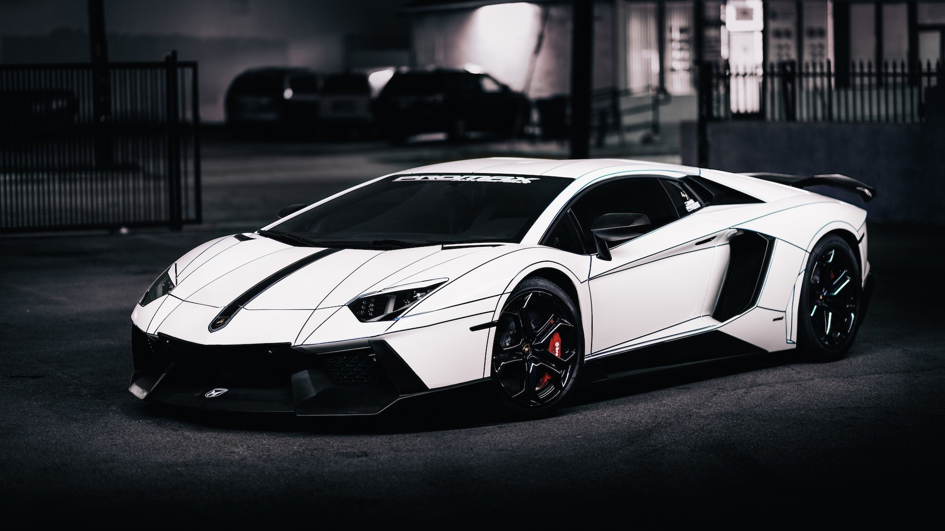 黑白色兰博基尼Aventador LP700-4高清电脑壁纸推荐