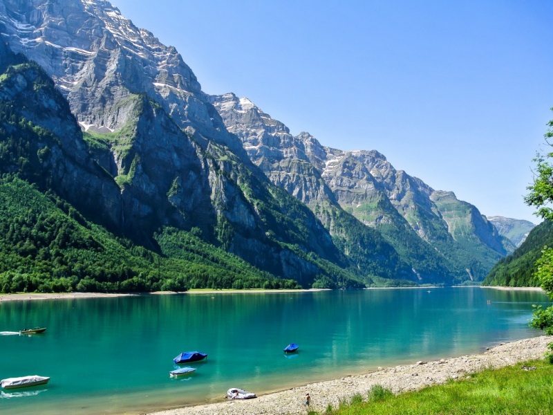 瑞士格拉鲁斯山湖滩美景 电脑动漫桌面壁纸