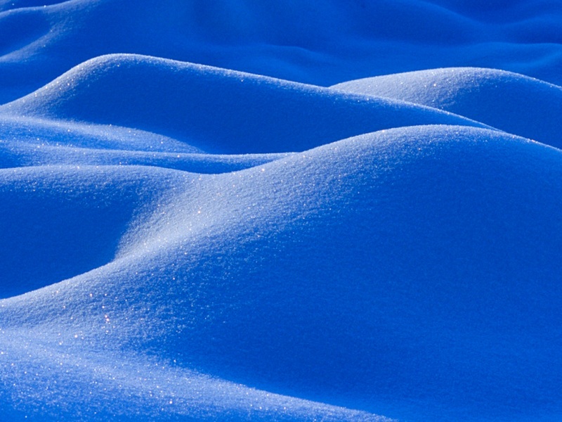 氛围感拉满！蓝色雪景电脑动漫壁纸分享