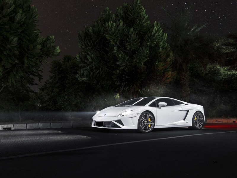 夜晚夜景搭配白兰博基尼Gallardo LP560 高清电脑壁纸