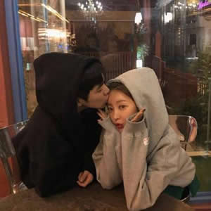 16张高清一男一女情侣头像 氛围感拉满的唯美意境款