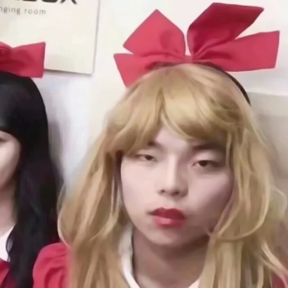 一对两张逗比搞笑情头 高清恶搞情侣头像合集26张