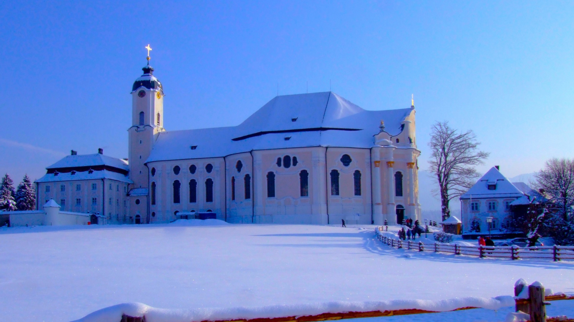 世界文化遗产教堂雪景高清壁纸来啦