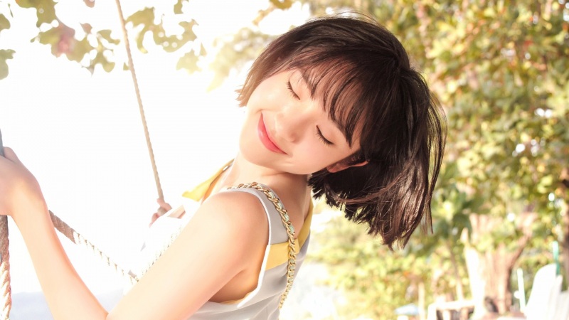 唐艺昕闭眼秋千高清壁纸分享