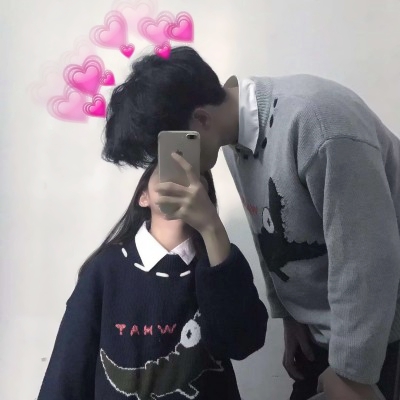 四张一组的情侣头像来啦！同系列高清图共24张