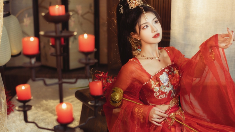 穿红裙的古风新娘壁纸 高清古装美女桌面图