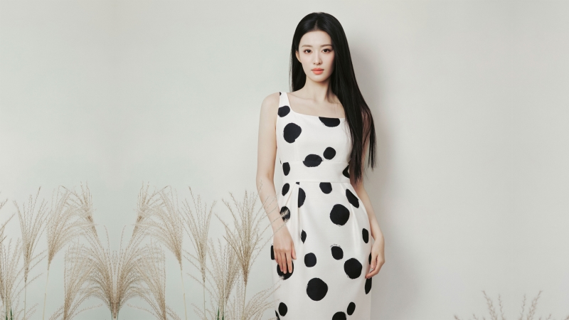 王楚然穿黑白波点裙的电脑壁纸来啦 多款高清尺寸可选