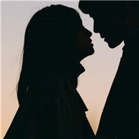 18组霸气接吻情侣头像 一对两张超甜恩爱款