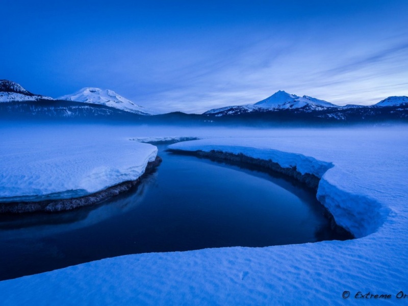 冬日山河雪景壁纸 适配多种电脑尺寸的高清桌面背景
