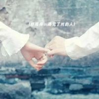 30张超甜情侣牵手头像合集 氛围感拉满的唯美手牵手情头