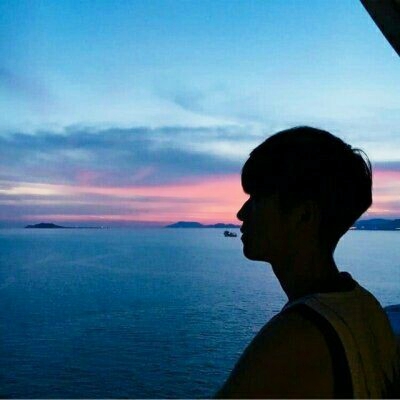 28张高清背影情侣头像 氛围感拉满的QQ情侣专用图