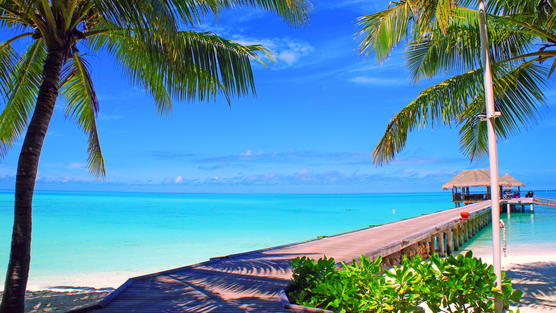 马尔代夫滨海桥景风光壁纸 适配多尺寸电脑屏幕