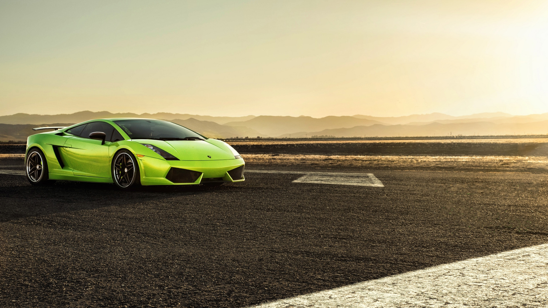 绿色兰博基尼LP560-4高清电脑壁纸分享