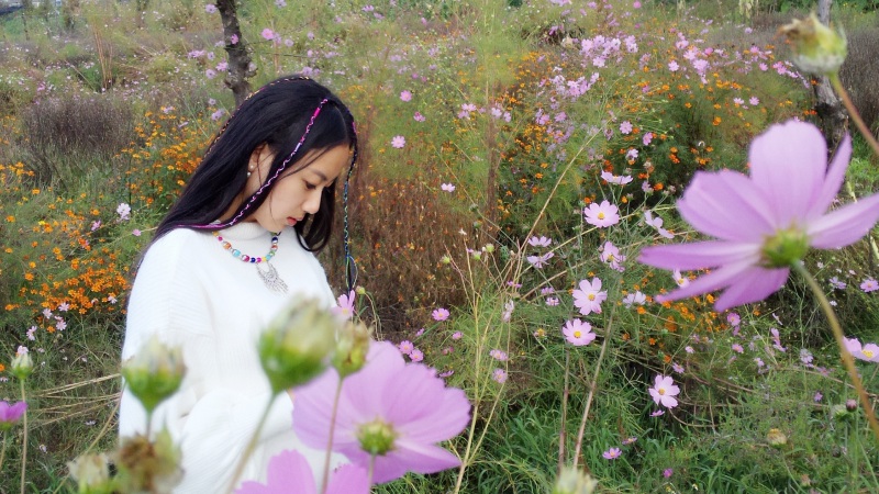 李嘉雯户外清新写真壁纸 多款高清尺寸任你选