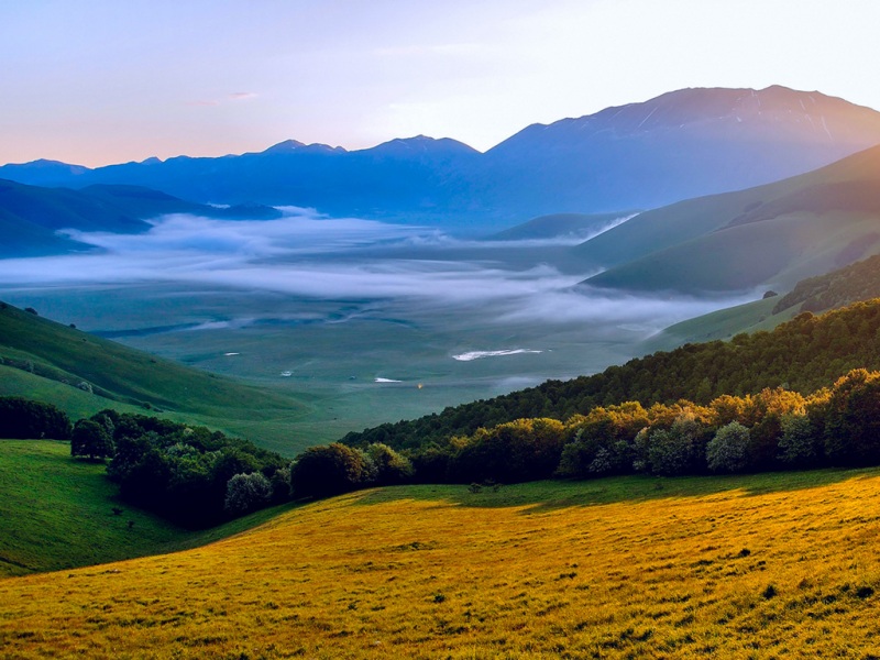 意大利翁布里亚风景电脑动漫桌面壁纸分享