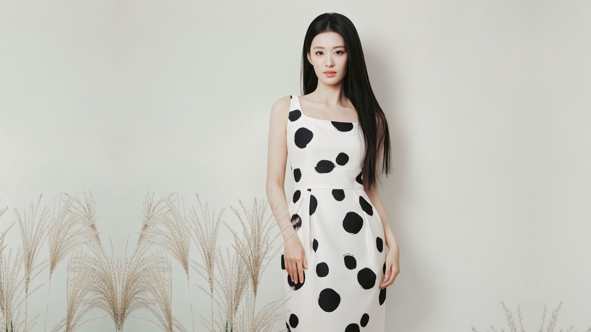 王楚然穿黑白波点裙的电脑壁纸来啦 多款高清尺寸可选