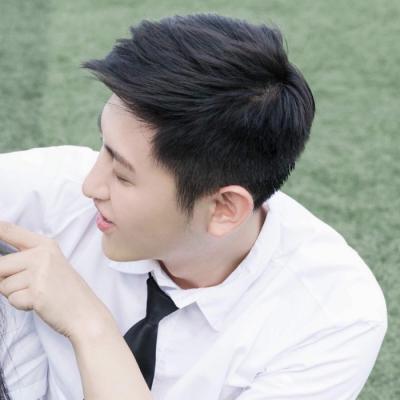 00后学生专属！24张清新好看QQ情侣头像合集